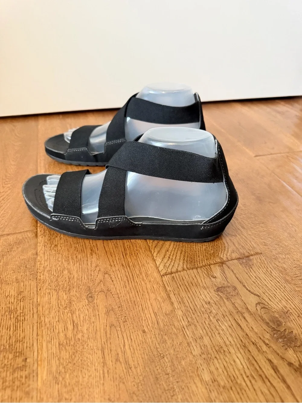 Crocs Anna Gladiator Sandals Women’s Size 8 Black Stretchy Straps Comfort EUC